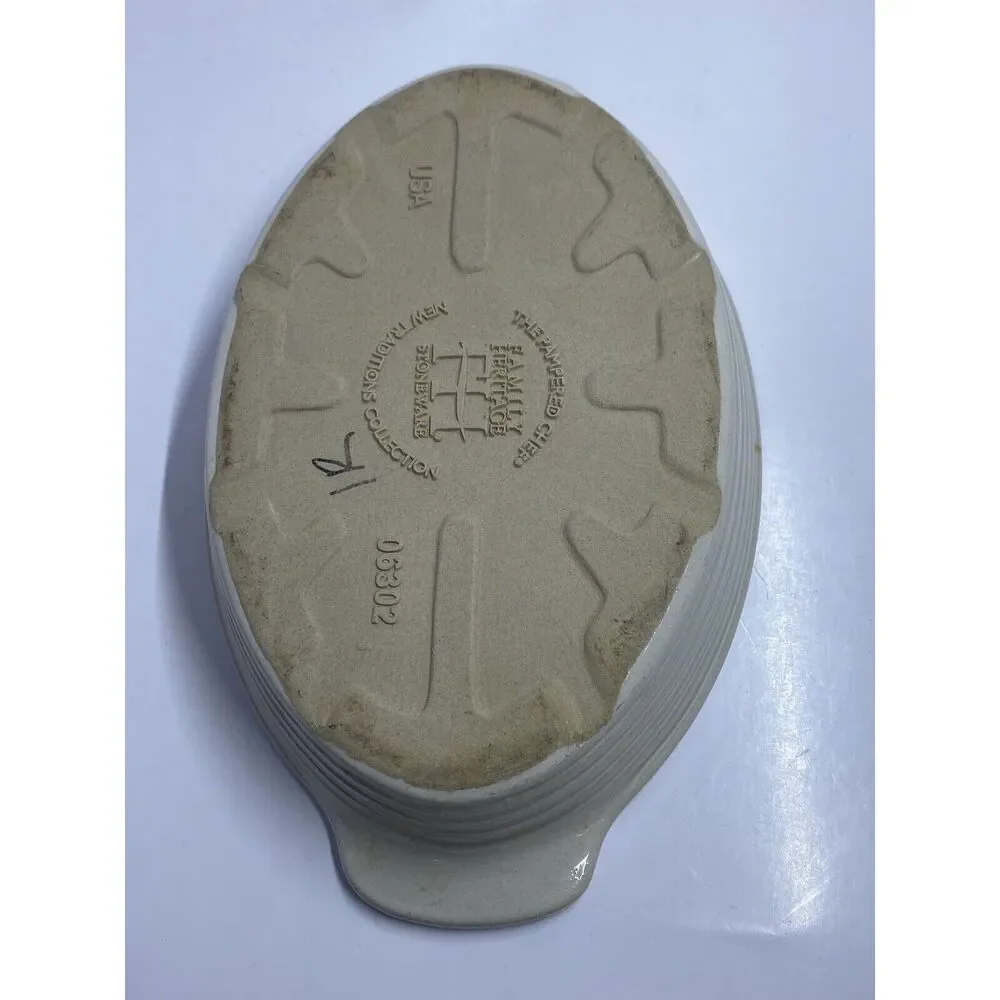 Pampered Chef Family Heritage Stoneware Mini Oval Baker Vanilla Glazed No Box